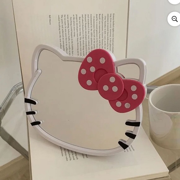 Hello Kitty mirror storage - Picture 3 of 4